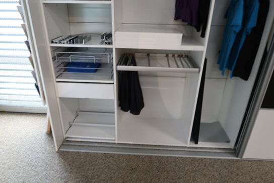 Garderobeskab CONTOURA