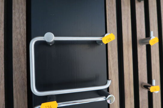 Krog, papirholder, håndklædestang, toiletbørste Børstet Krom CASSØE Noba