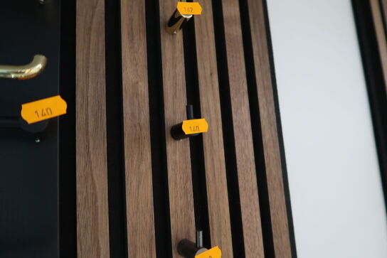 Krog, papirholder, håndklædestang, toiletbørste Mat Sort CASSØE Noba