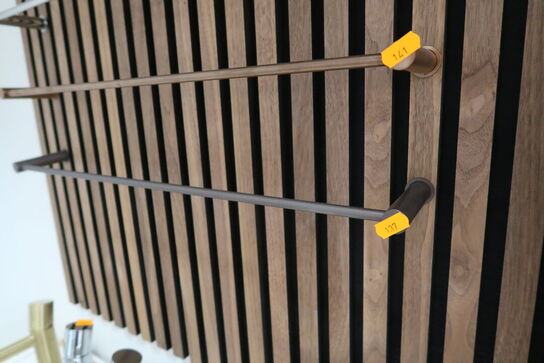 Krog, papirholder, håndklædestang, toiletbørste Gunmetal CASSØE Noba