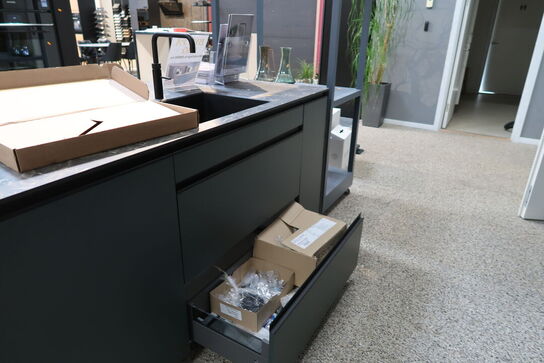 Køkken ARTEGO uden hårdehvidevarer/armatur. Vejl. udsalgspris kr: 129.000,-