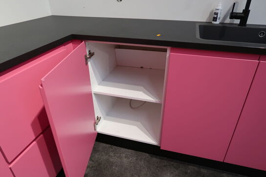 Køkken NORDANRO med vask og armatur. Vejl. udsalgspris kr: 47.000,-