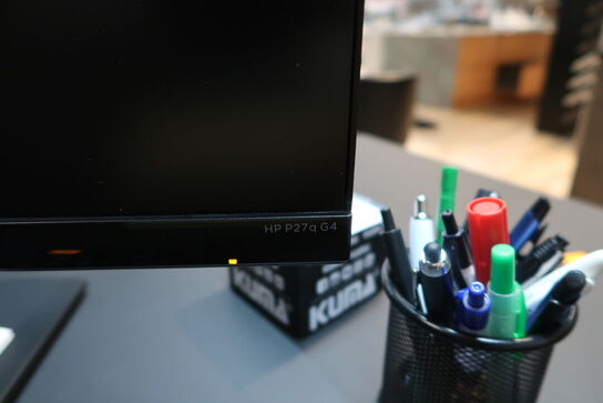 Computerskærm HP P27q G4, 2 stk. tastatur, 2 stk. mus, computer LENOVO 11EF