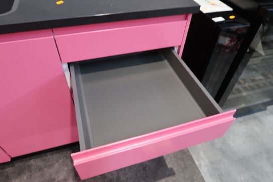 Køkken NORDANRO med vask og armatur. Vejl. udsalgspris kr: 47.000,-