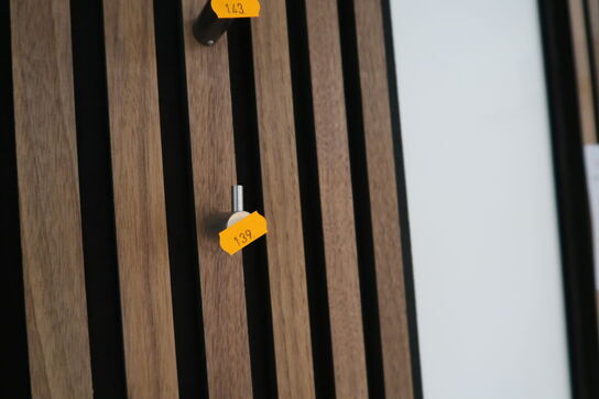 Krog, papirholder, håndklædestang, toiletbørste Børstet Krom CASSØE Noba