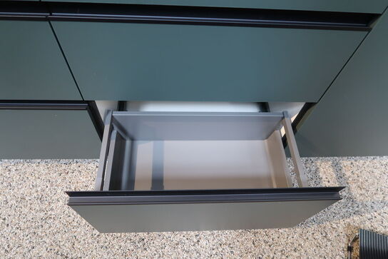 Køkken ARTEGO uden hårdehvidevarer/armatur. Vejl. udsalgspris kr: 129.000,-