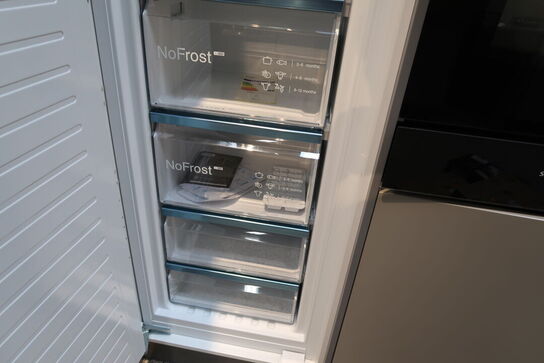 Integreret fryseskab SIEMENS GI81NECE0