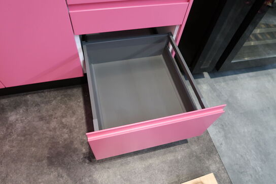 Køkken NORDANRO med vask og armatur. Vejl. udsalgspris kr: 47.000,-