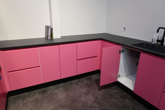 Køkken NORDANRO med vask og armatur. Vejl. udsalgspris kr: 47.000,-