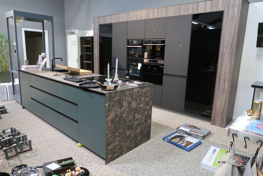 Køkken ARTEGO uden hårdehvidevarer/armatur. Vejl. udsalgspris kr: 129.000,-