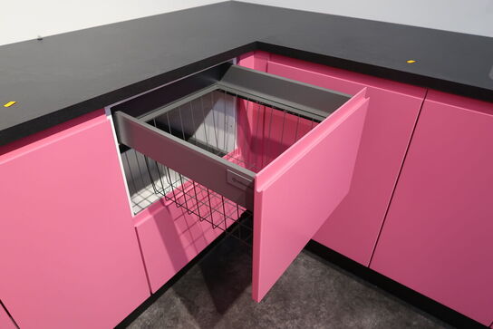 Køkken NORDANRO med vask og armatur. Vejl. udsalgspris kr: 47.000,-