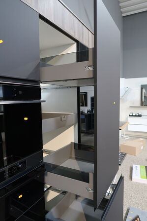 Køkken ARTEGO uden hårdehvidevarer/armatur. Vejl. udsalgspris kr: 129.000,-