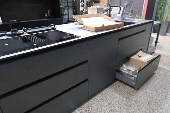 Køkken ARTEGO uden hårdehvidevarer/armatur. Vejl. udsalgspris kr: 129.000,-