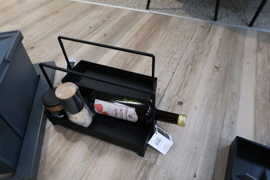 2 stk. bakker med indhold