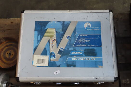 Topnøglesæt + diverse kopbor 