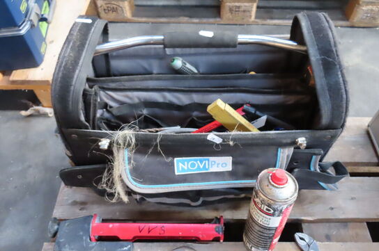 Værktøjskasse med indhold