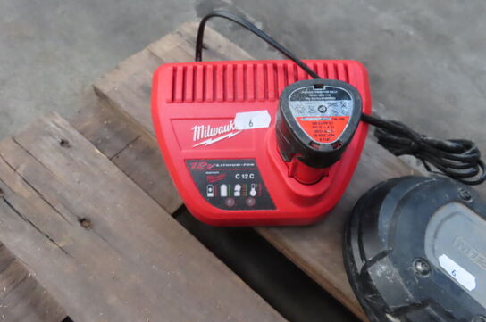 Båndsav MILWAUKEE M12 FBS64
