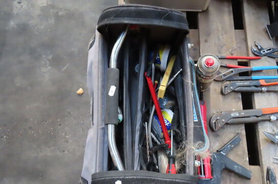 Værktøjskasse med indhold