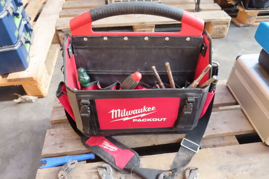 Værktøjskasse med indhold MILWAUKEE