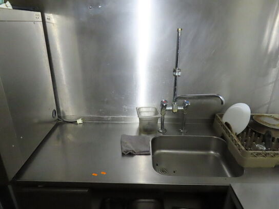 Rustfri bord med vask, uden indhold