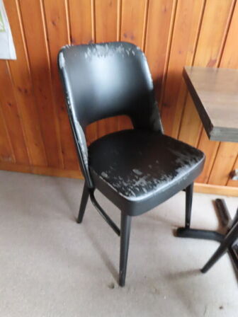 2 stk. cafeborde med 4 stole