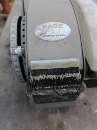 Dispensator til gummieret papirtape HADE