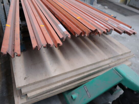 Stålreolsdele 4 gavle og 12 vanger og plader