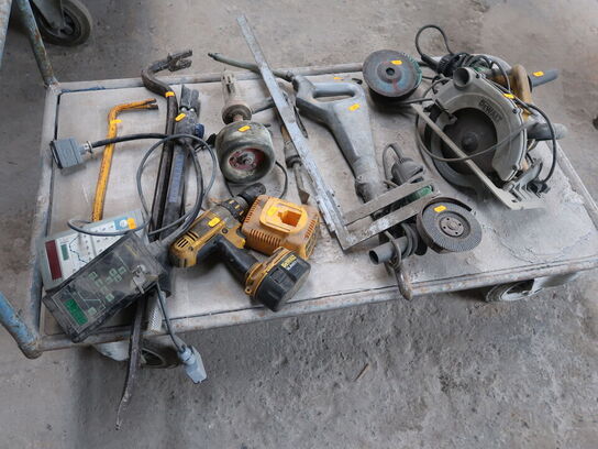 Blandet værktøj (vogn medfølger ikke)