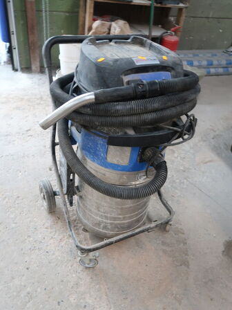 Industristøvsuger NILFISK ALTO (uden støvsuger-stang/hoved)