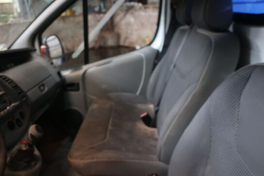 Varebil OPEL VIVARO 2.0CDTi 114HK