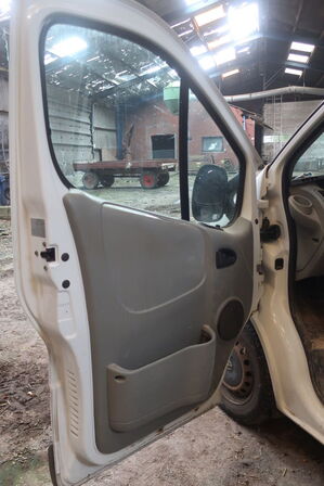 Varebil OPEL VIVARO 2.0CDTi 114HK