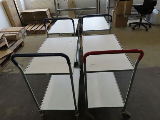 4 stk. rulleborde (1 med defekt hjul)