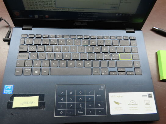 bærbar pomputer ASUS E410MA