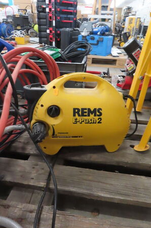 Trykprøvepumpe REMS