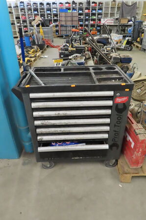 Redskabsbord med skuffer