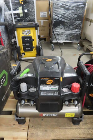 Kompressor samt 2 stk. Sømpistoler TJEP