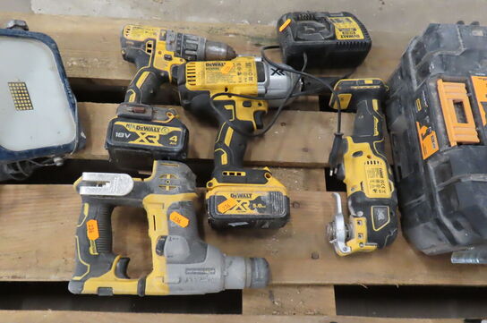 4 stk. Akku-værktøj DEWALT