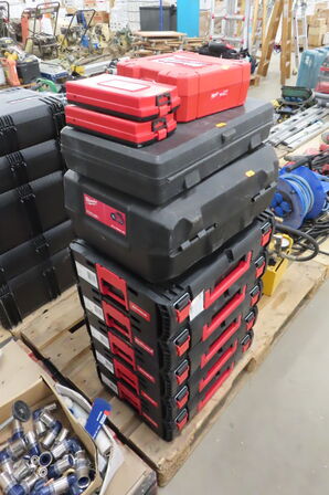 7 stk. Værktøjkasser samt 2 stk. borsæt