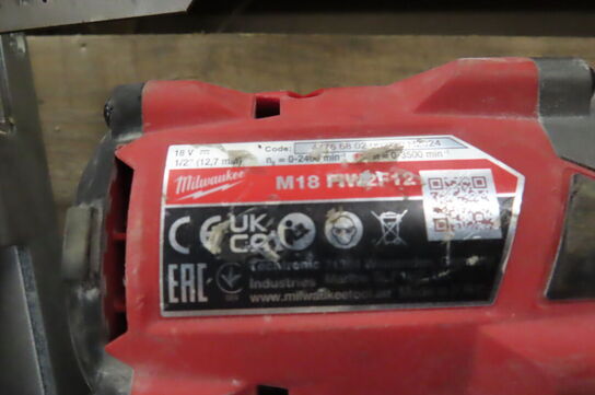 4 stk. Akku-værktøj MILWAUKEE samt arbejdslampe