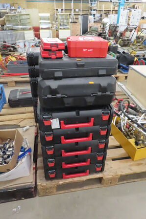 7 stk. Værktøjkasser samt 2 stk. borsæt
