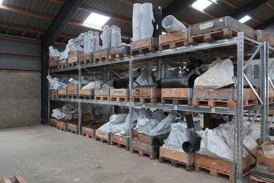 Parti af fjernvarmerør og -fittings