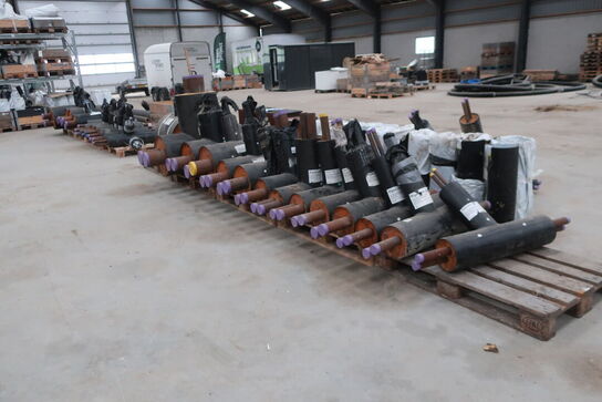 Parti af fjernvarmerør og -fittings