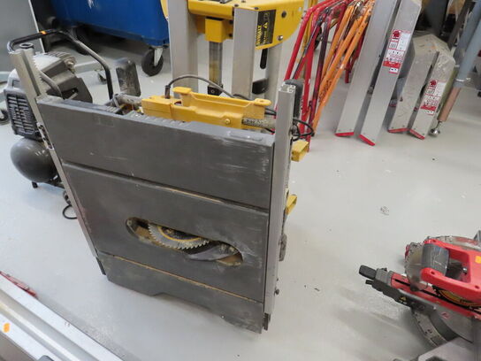 Arbejdsstation med bordrundsav DEWALT DE7400/DWE7492