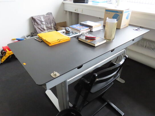 El-hæve/sænke skrivebord