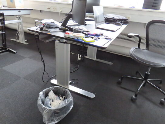 El-hæve/sænke skrivebord