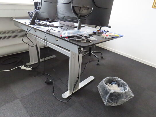 El-hæve/sænke skrivebord