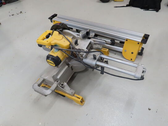 Kap-/gerringssav med arbejdsstation, DEWALT 