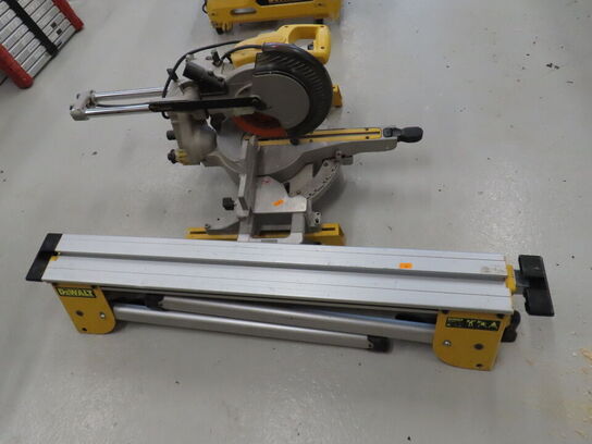 Kap-/gerringssav med arbejdsstation, DEWALT 