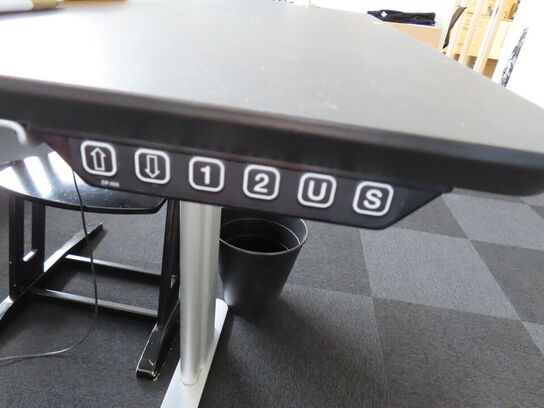 El-hæve/sænke skrivebord