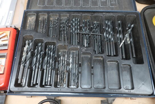 Bor, hulbor, hæftemaskine og loddelkolbe